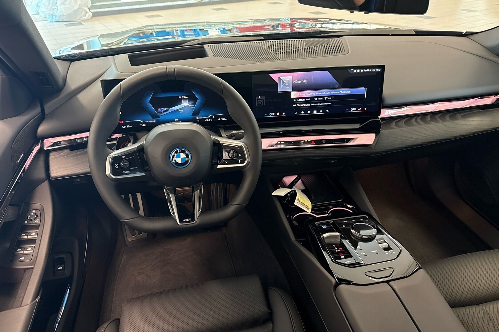 BMW i5 iso kuva 16
