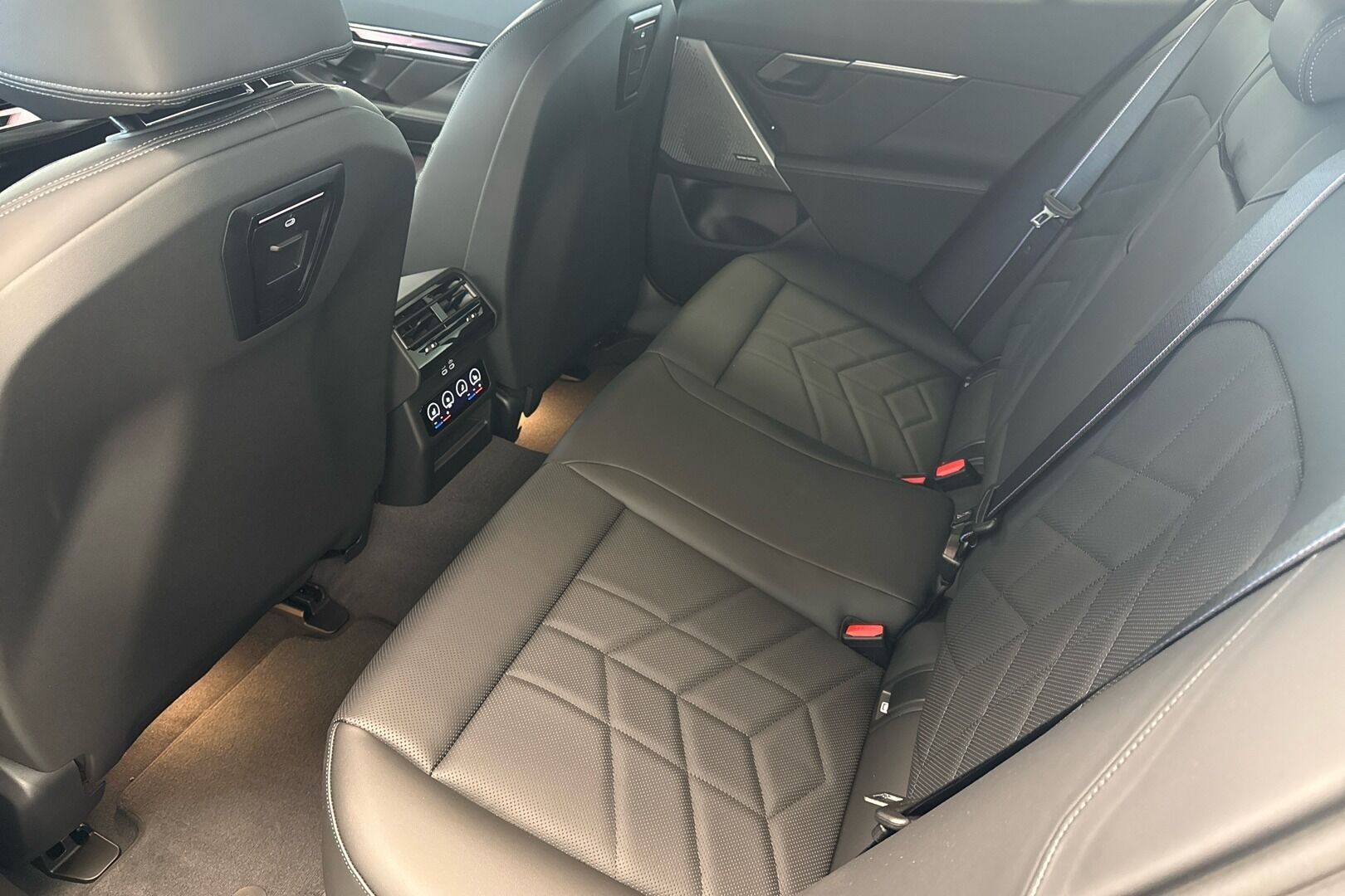 BMW i5 iso kuva 6