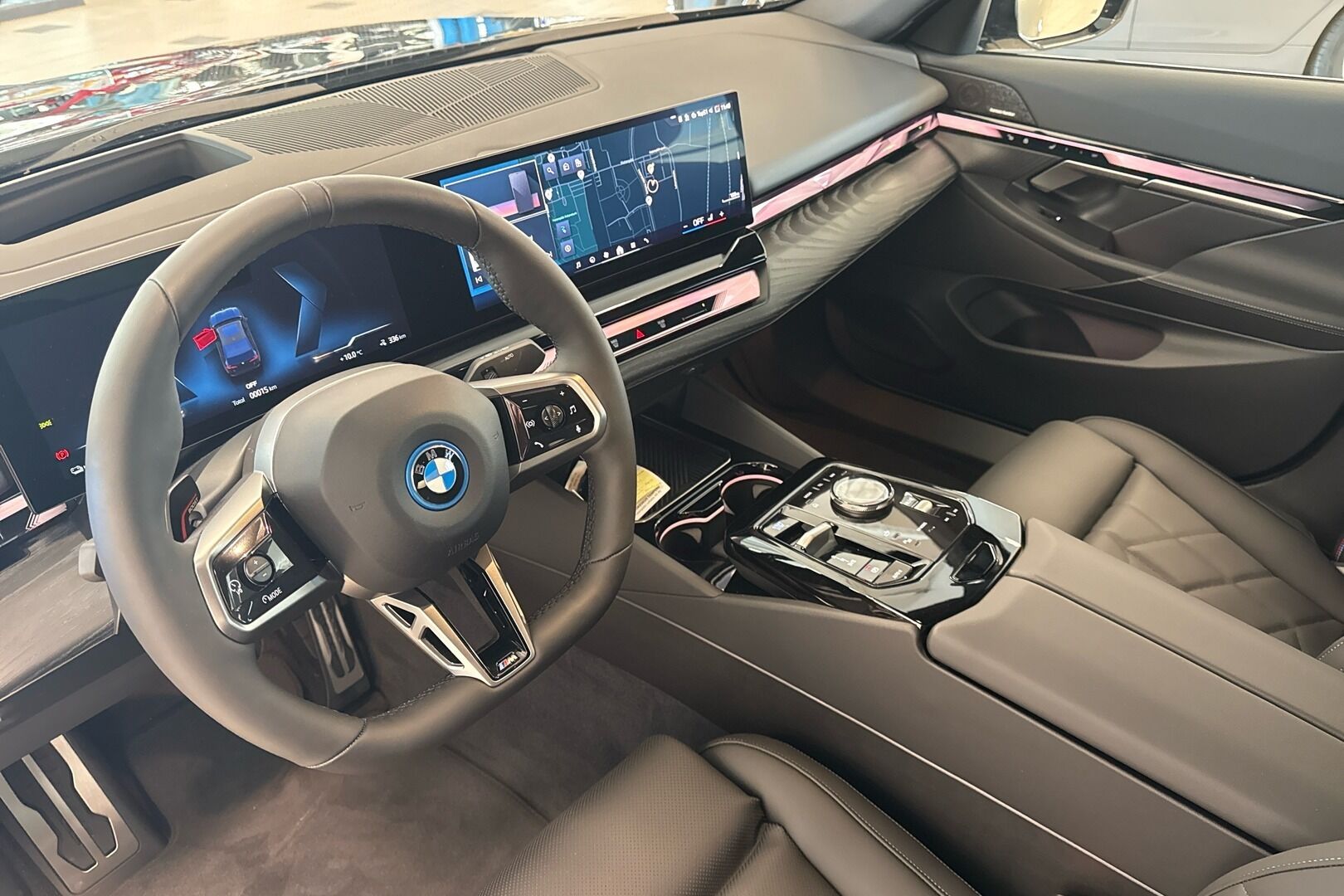 BMW i5 iso kuva 9