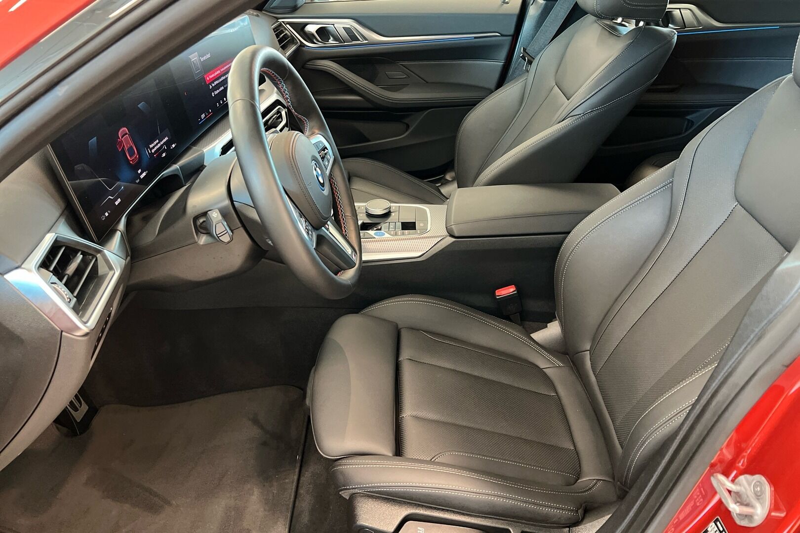 BMW i4 iso kuva 10