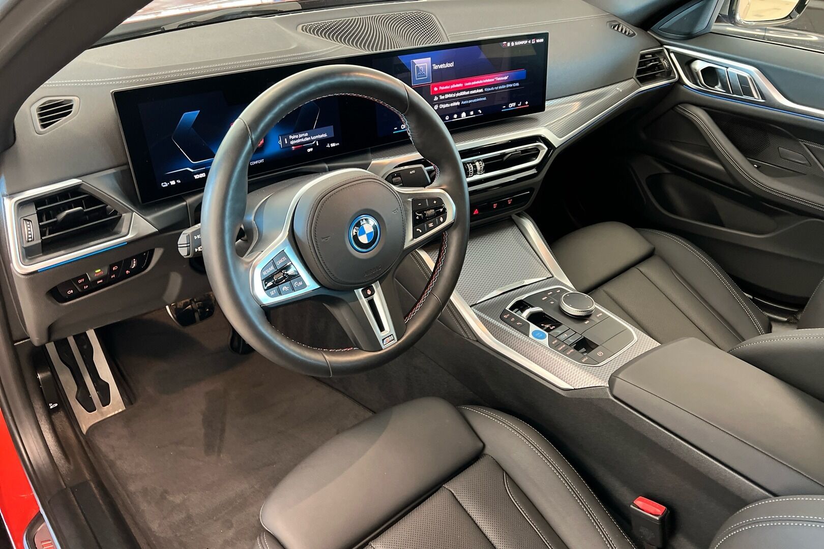 BMW i4 iso kuva 8