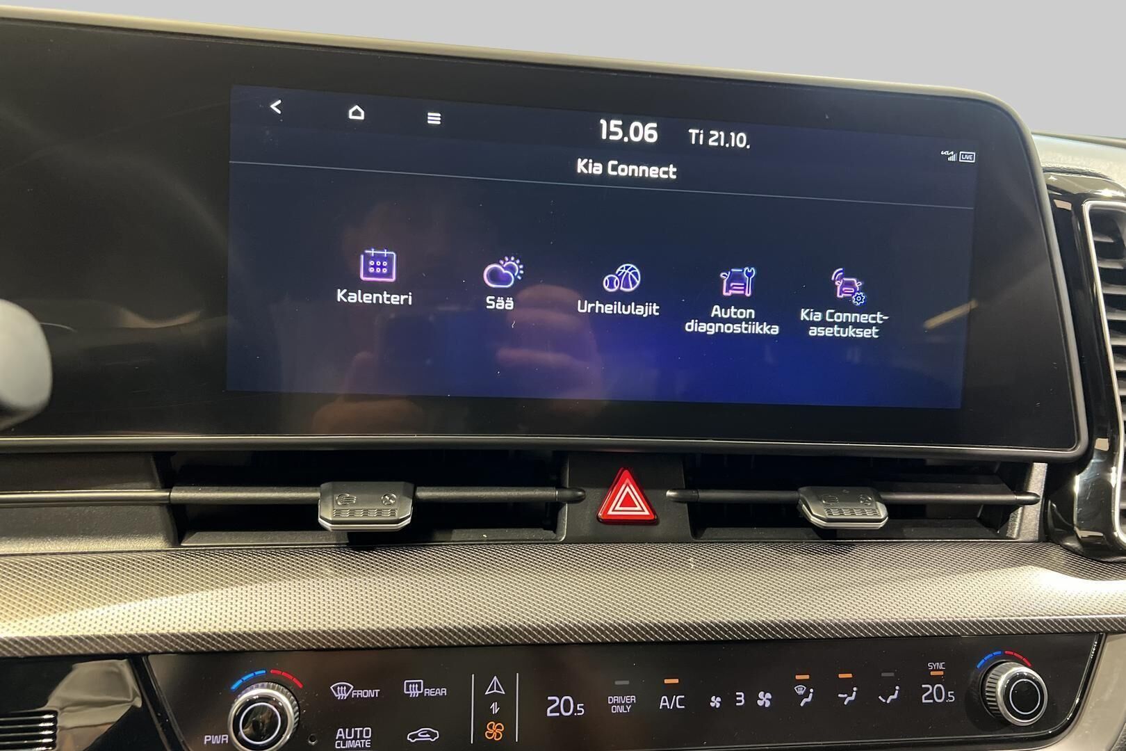 Kia Sportage iso kuva 9