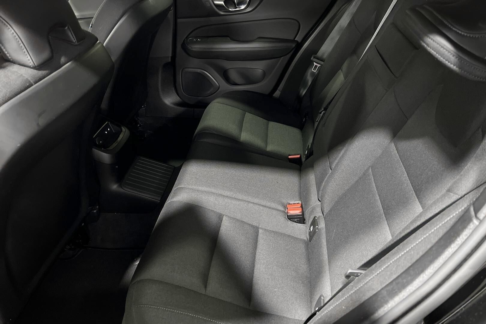 Volvo V60 iso kuva 10