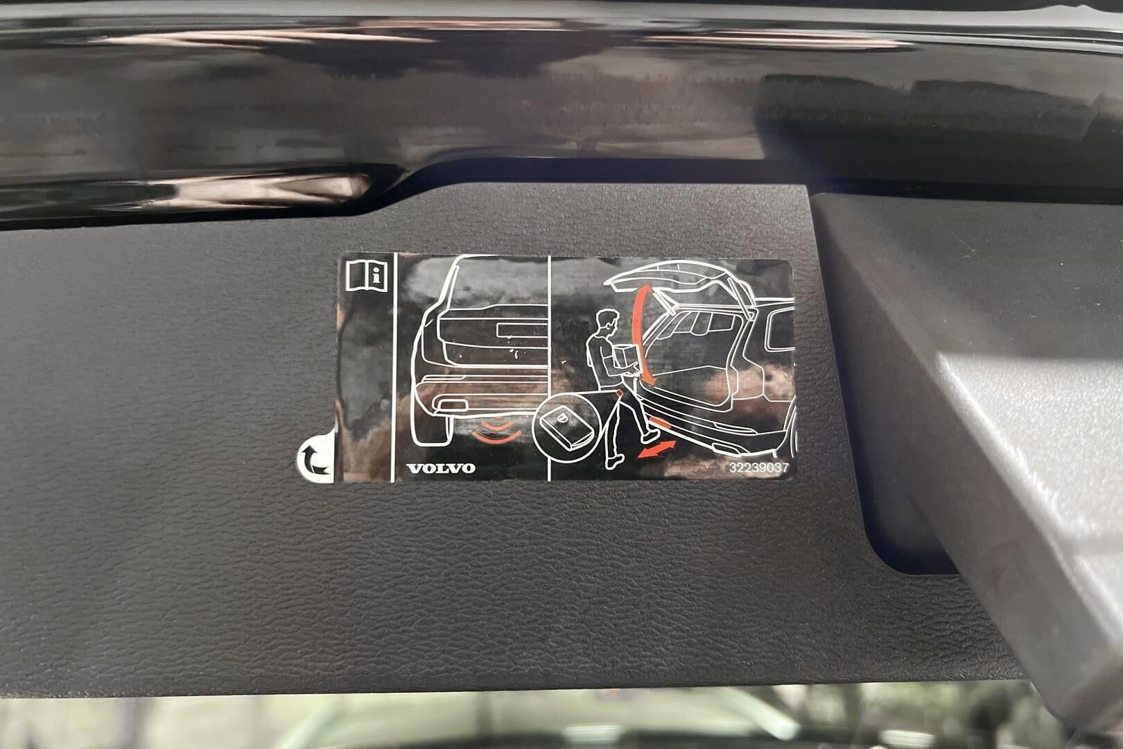 Volvo V60 iso kuva 15