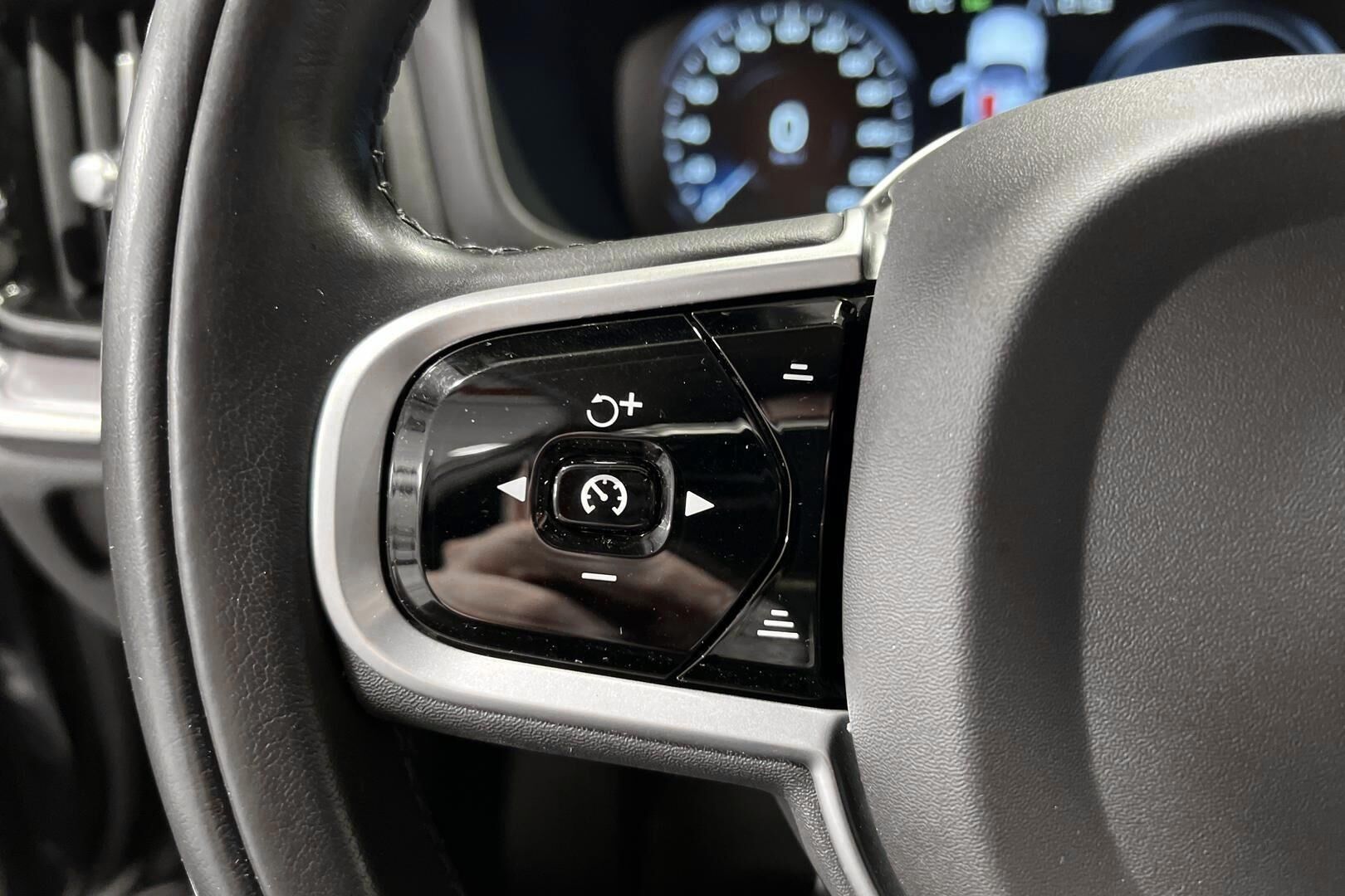 Volvo V60 iso kuva 16