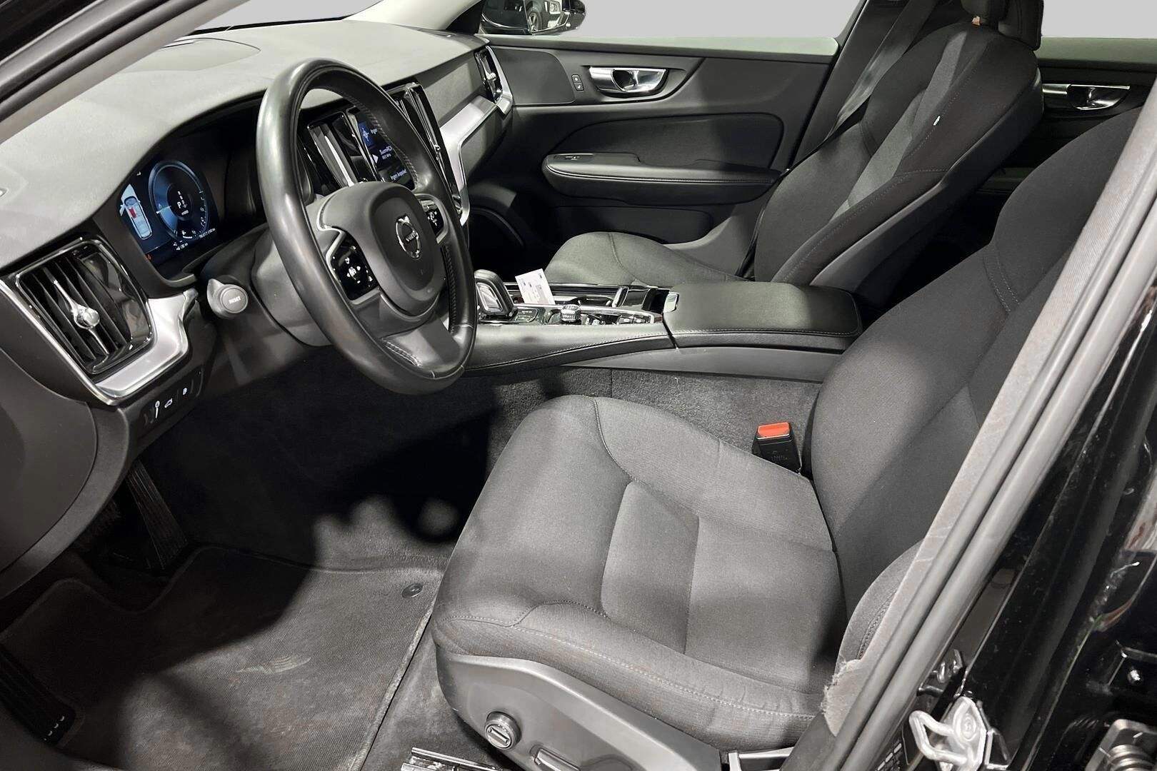 Volvo V60 iso kuva 9