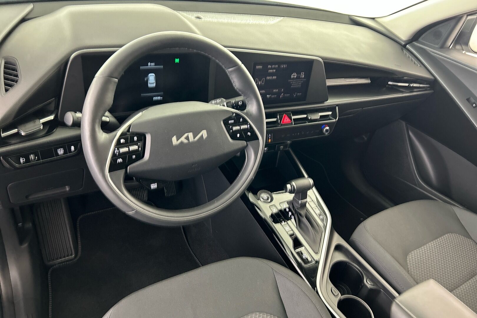 Kia Niro iso kuva 10