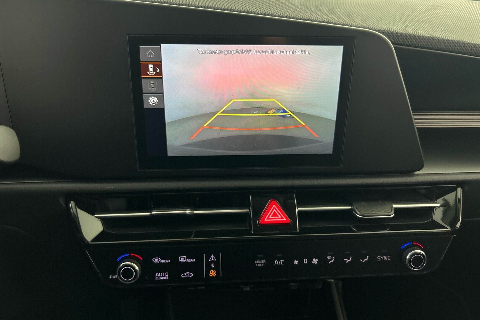 Kia Niro iso kuva 14