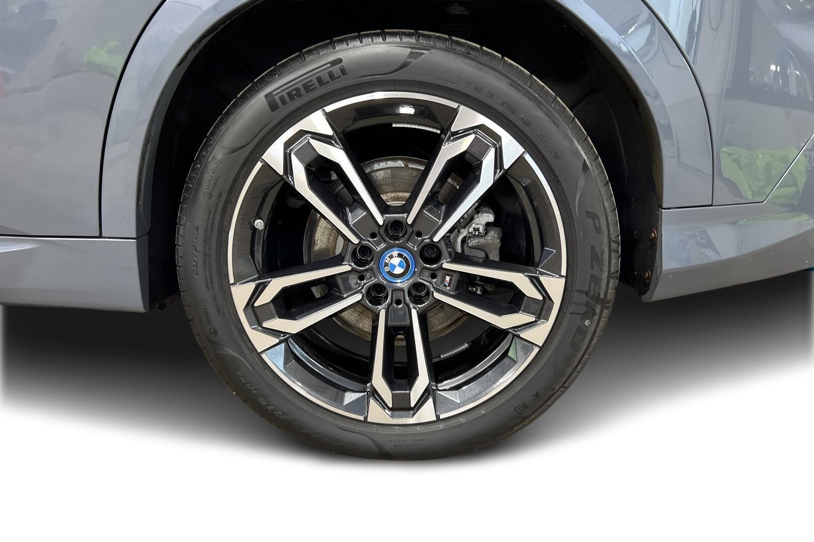 BMW iX2 iso kuva 11