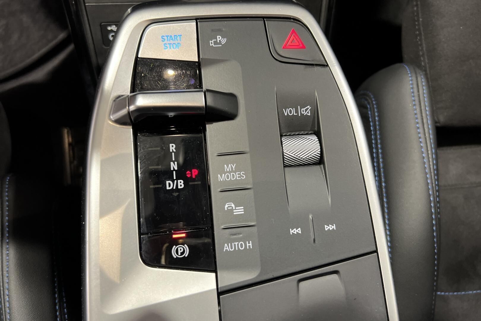 BMW iX2 iso kuva 20