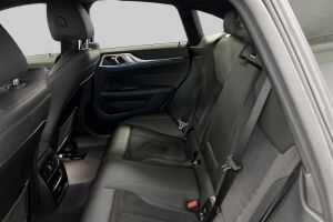 BMW i4 esikatselu 17