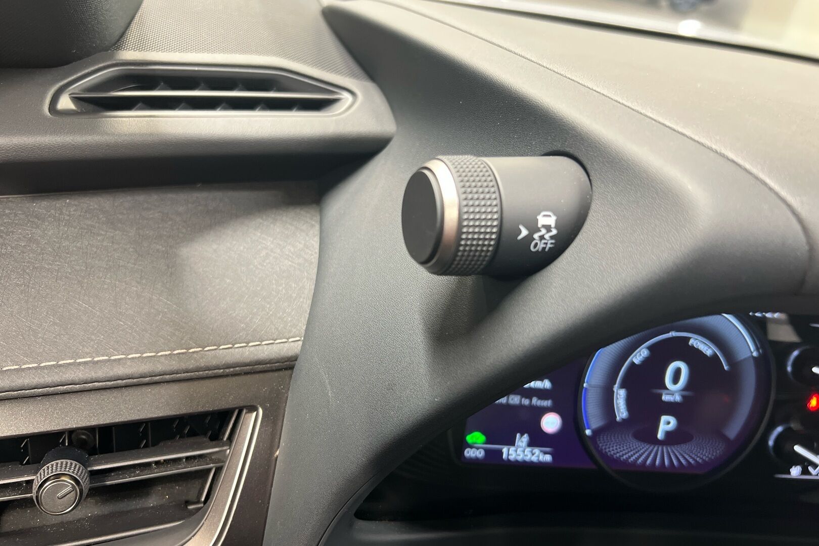 Lexus UX iso kuva 20