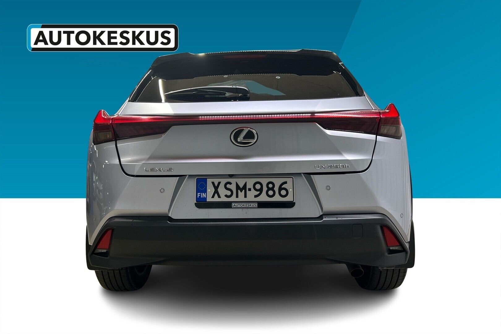 Lexus UX iso kuva 11