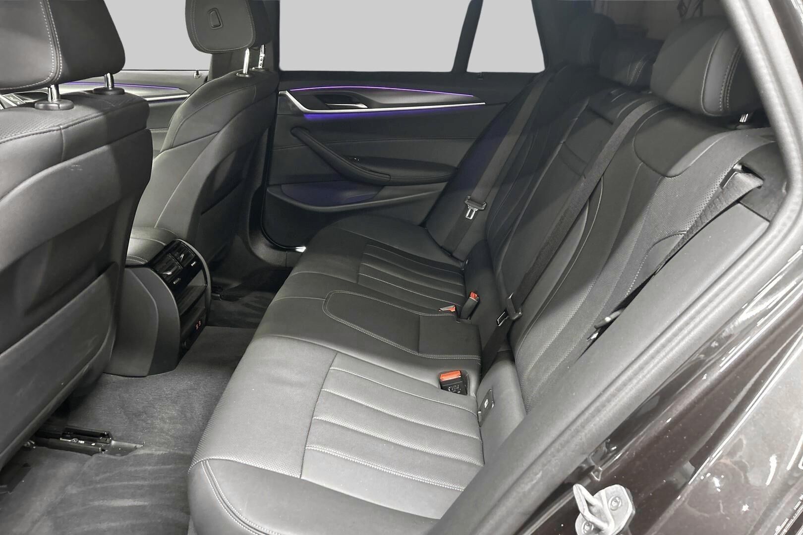 BMW 5-SARJA iso kuva 9