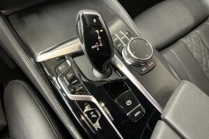 BMW 5-SARJA esikatselu 21