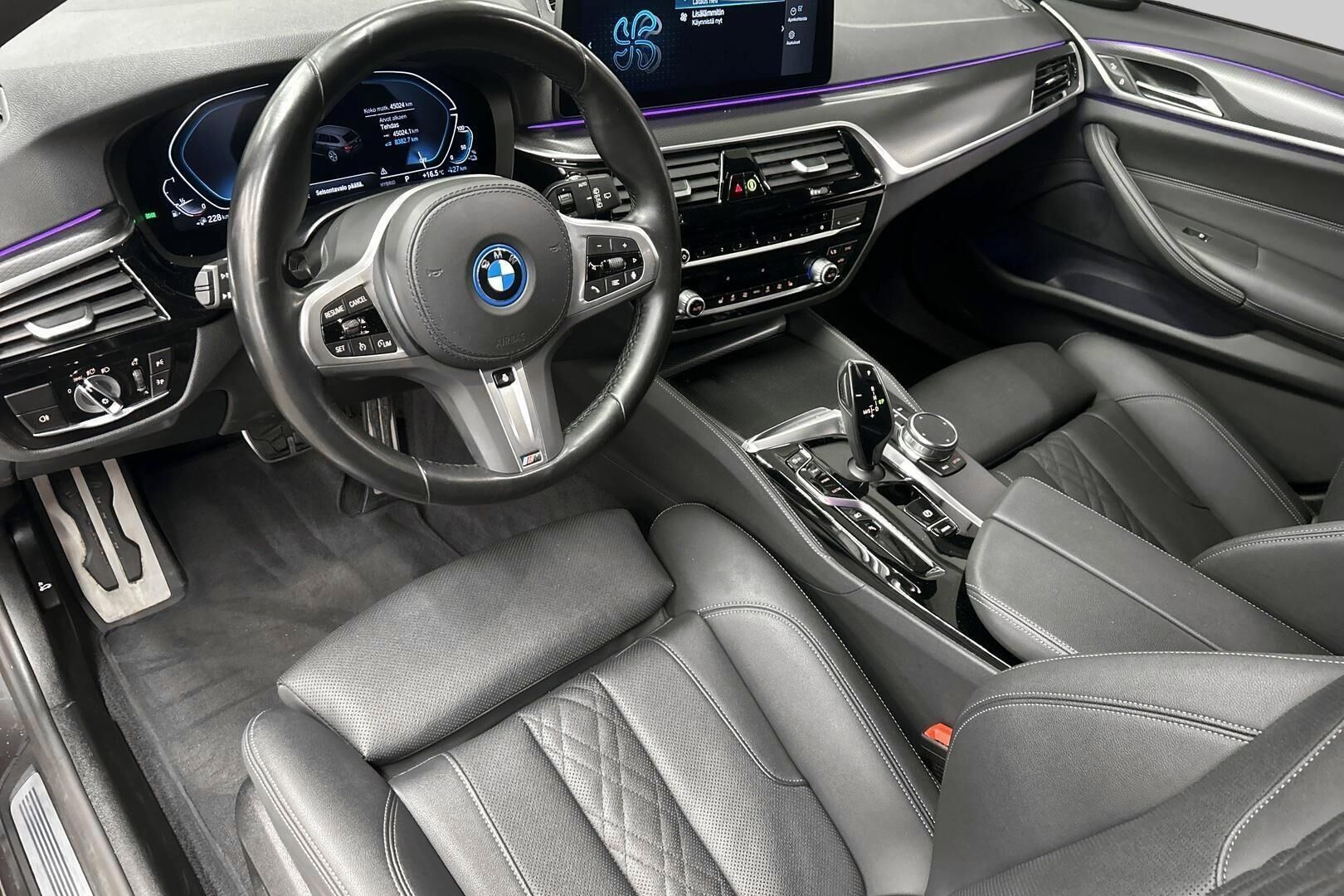 BMW 5-SARJA iso kuva 8