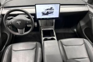 Tesla Model Y esikatselu 7