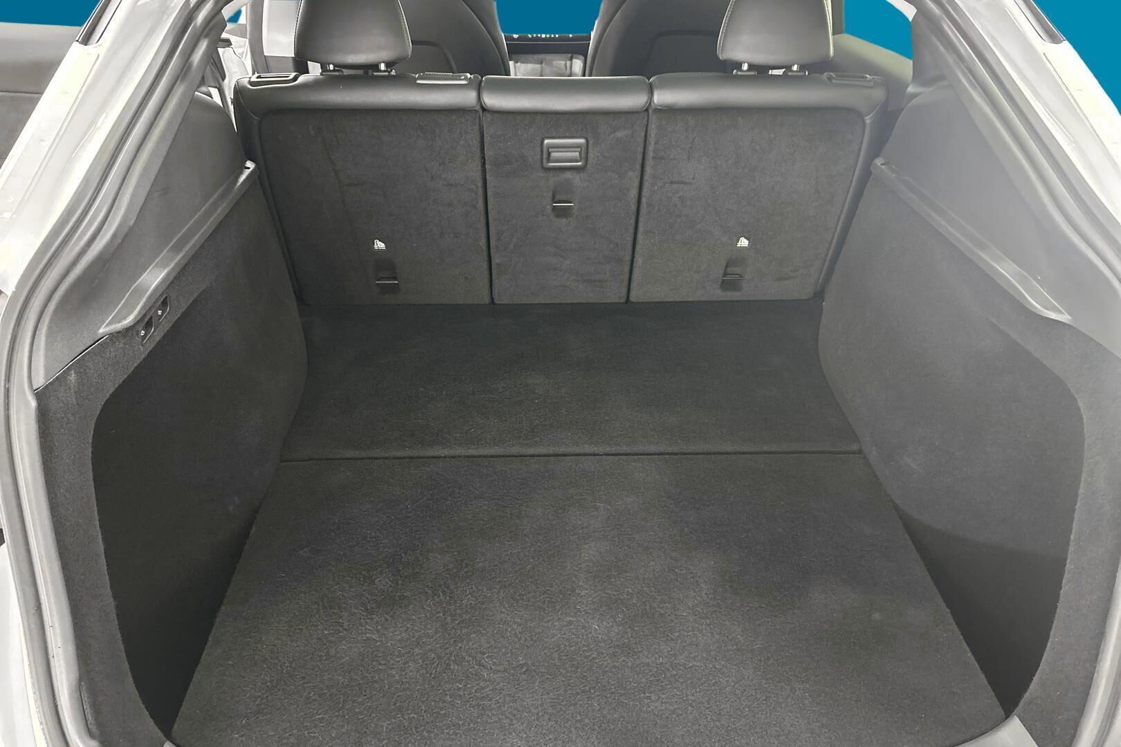 Tesla Model Y iso kuva 8
