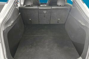 Tesla Model Y esikatselu 8