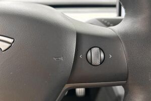 Tesla Model Y esikatselu 21