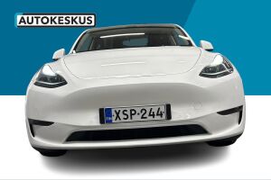 Tesla Model Y esikatselu 16