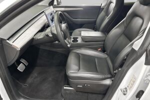 Tesla Model Y esikatselu 6