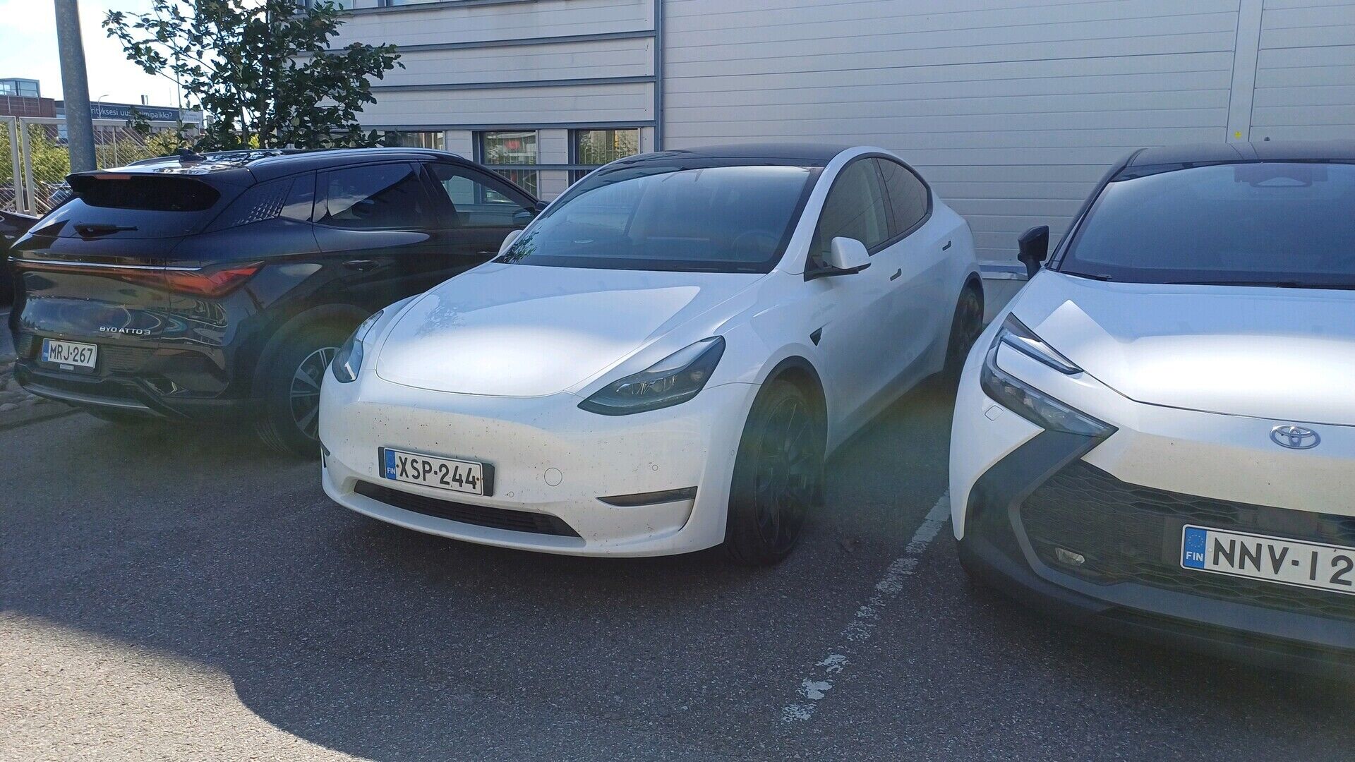 Tesla Model Y iso kuva 0