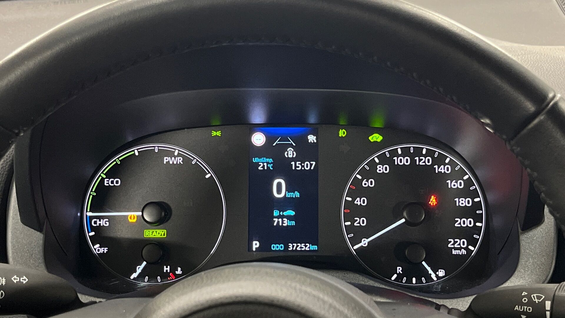 Toyota Yaris iso kuva 12