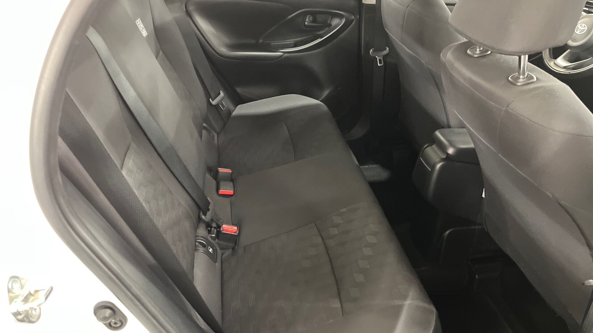Toyota Yaris iso kuva 15