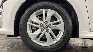 Toyota Yaris esikatselu 15