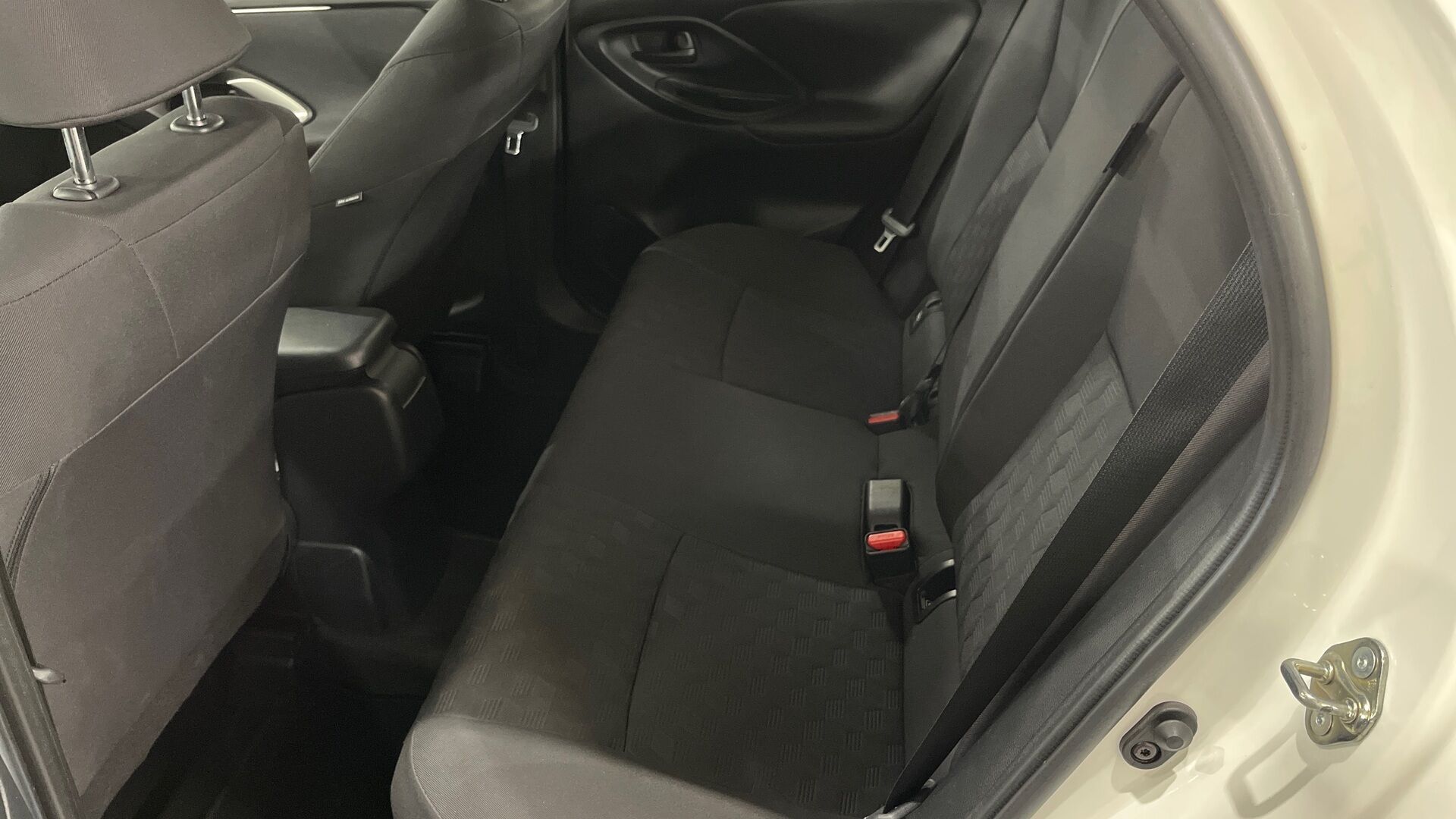 Toyota Yaris iso kuva 8