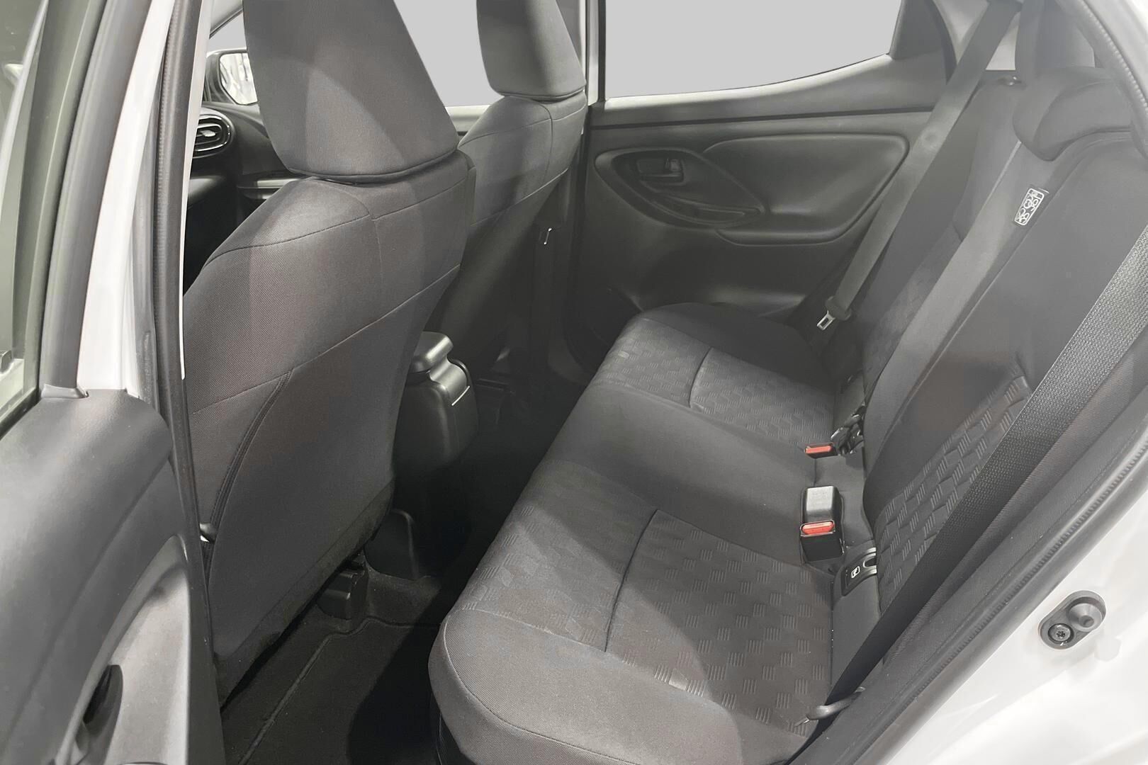 Toyota Yaris iso kuva 10