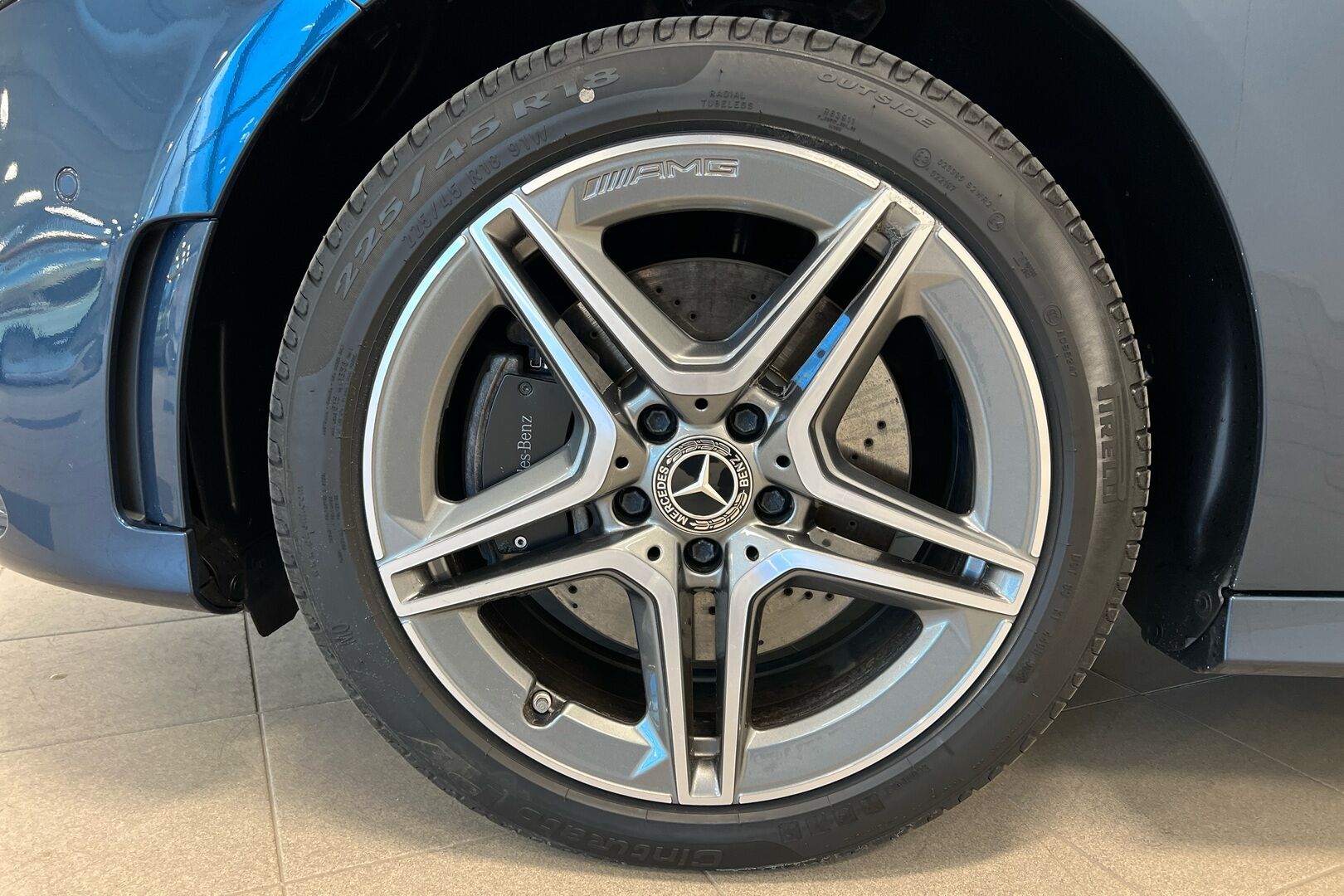 Mercedes-Benz A iso kuva 10