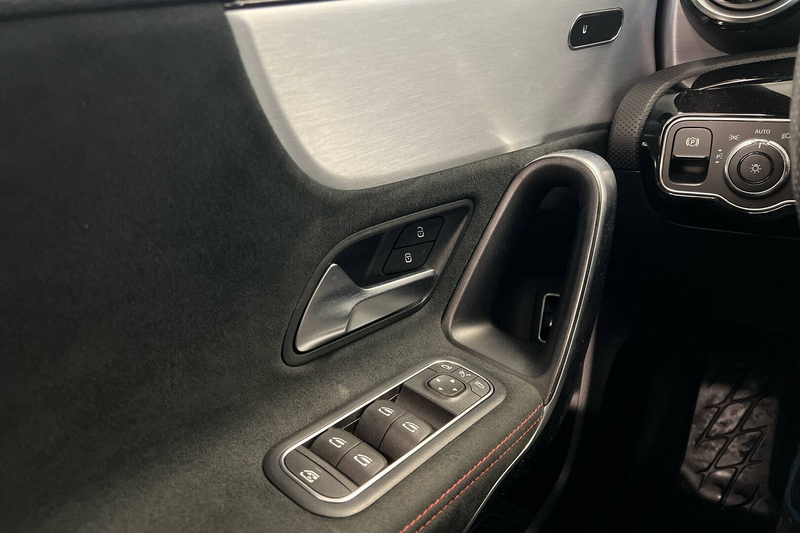 Mercedes-Benz A iso kuva 17