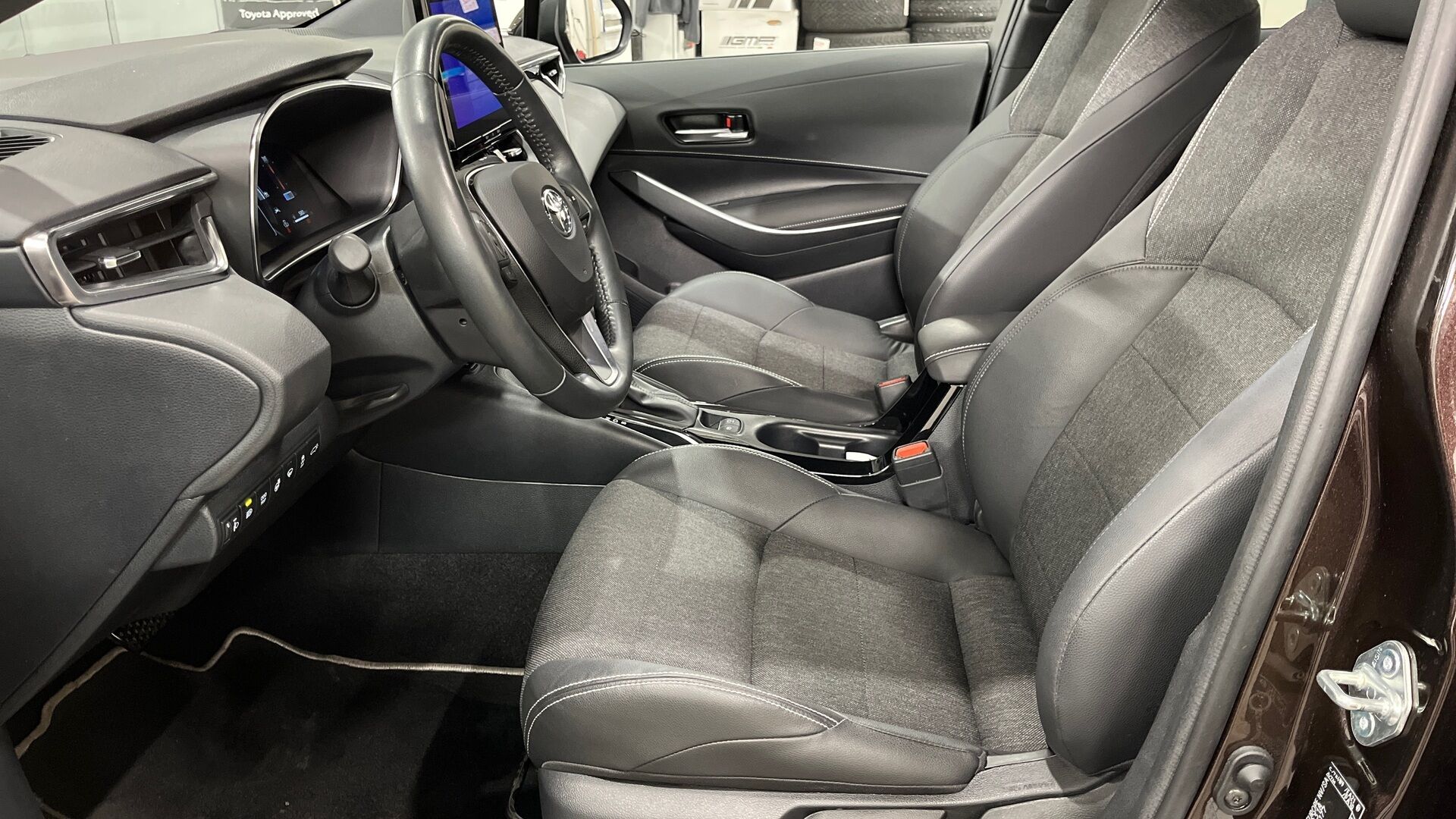 Toyota Corolla iso kuva 7