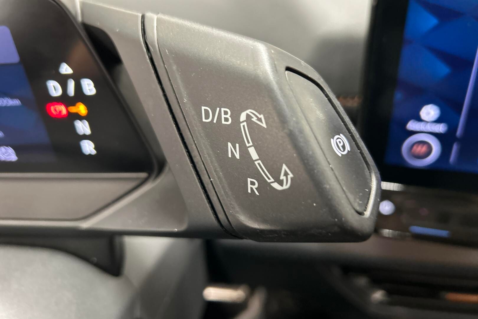 CUPRA Born iso kuva 16