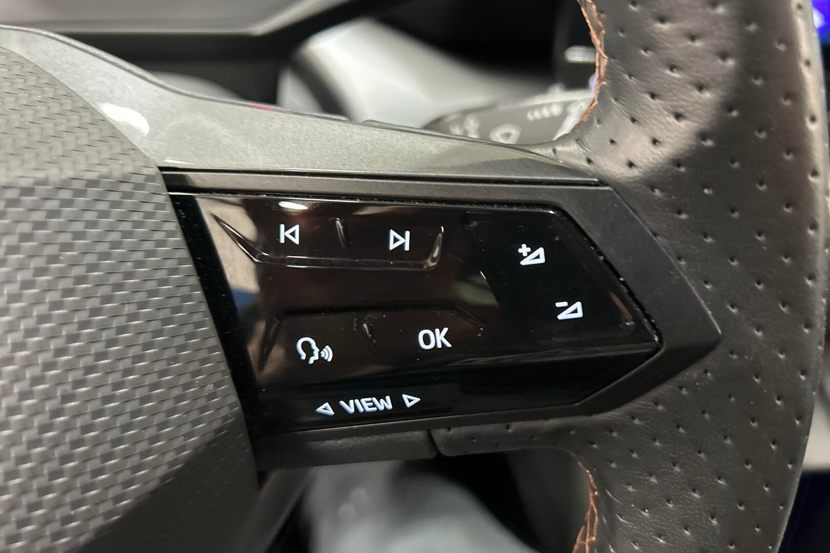 CUPRA Born iso kuva 17