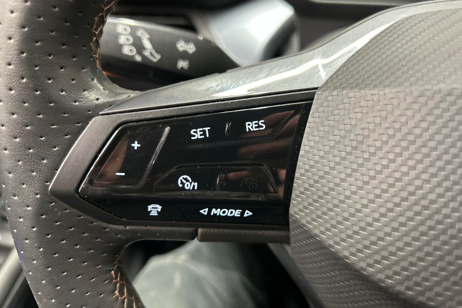 CUPRA Born iso kuva 18