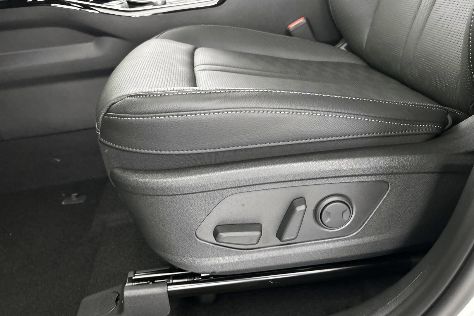 Kia Sorento iso kuva 31