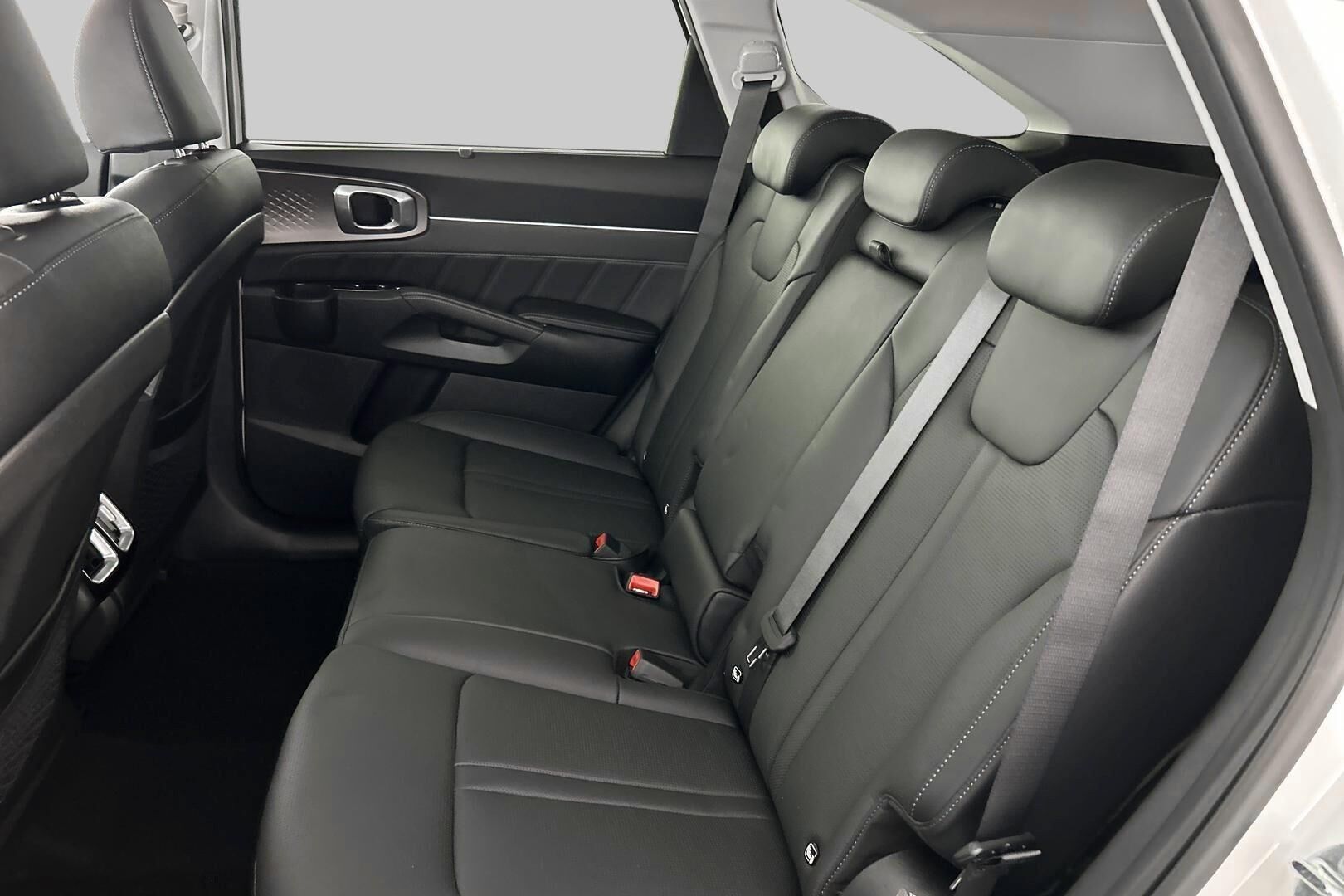 Kia Sorento iso kuva 9