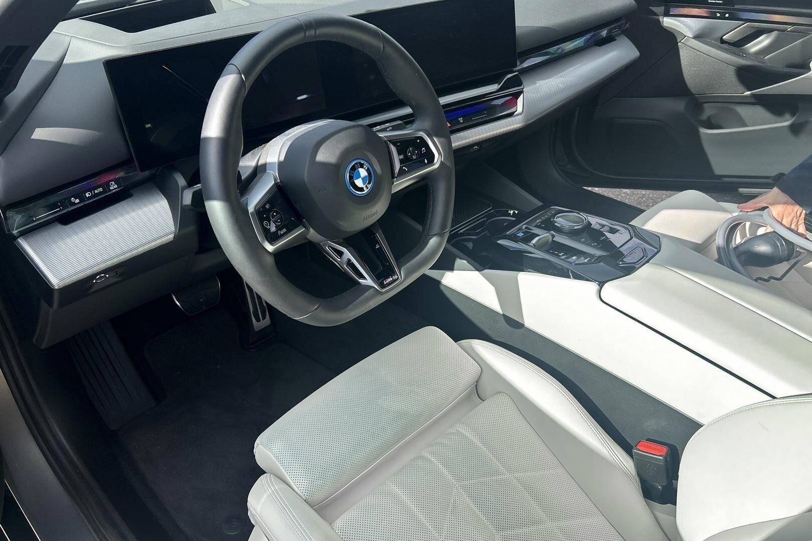 BMW i5 iso kuva 1