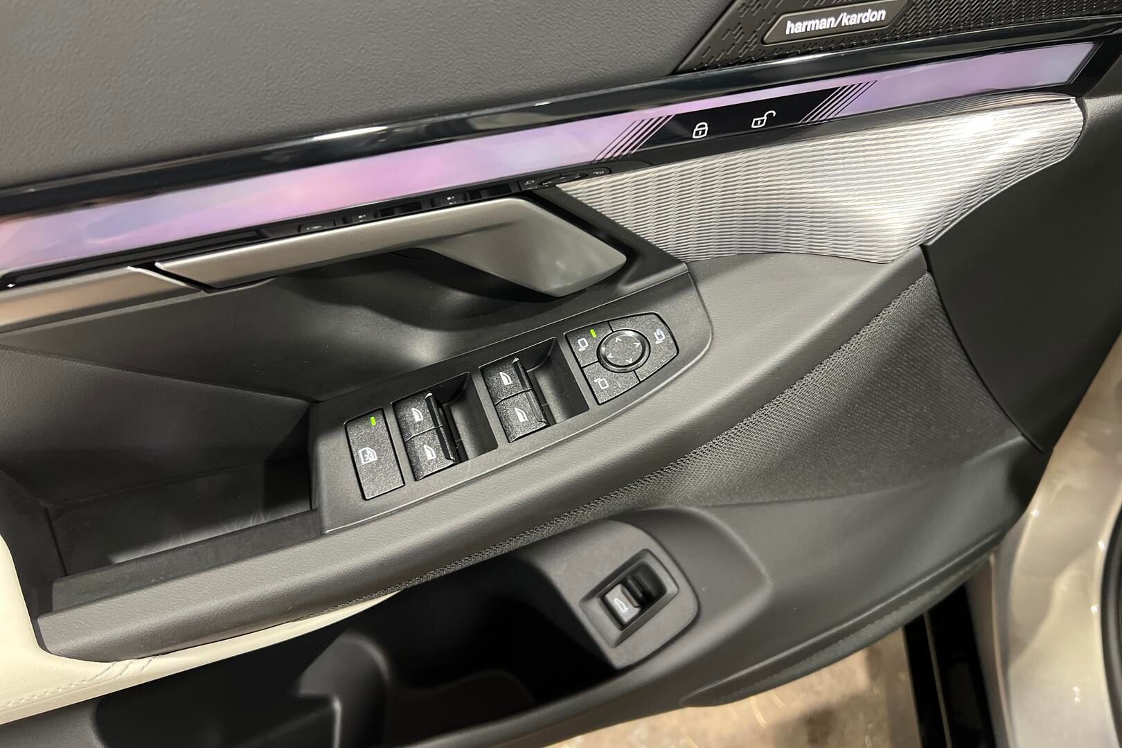 BMW i5 iso kuva 15