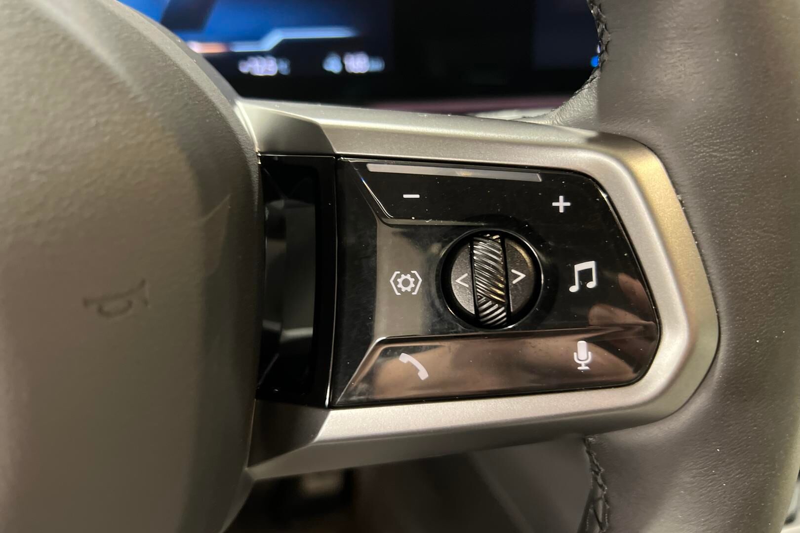 BMW i5 iso kuva 17