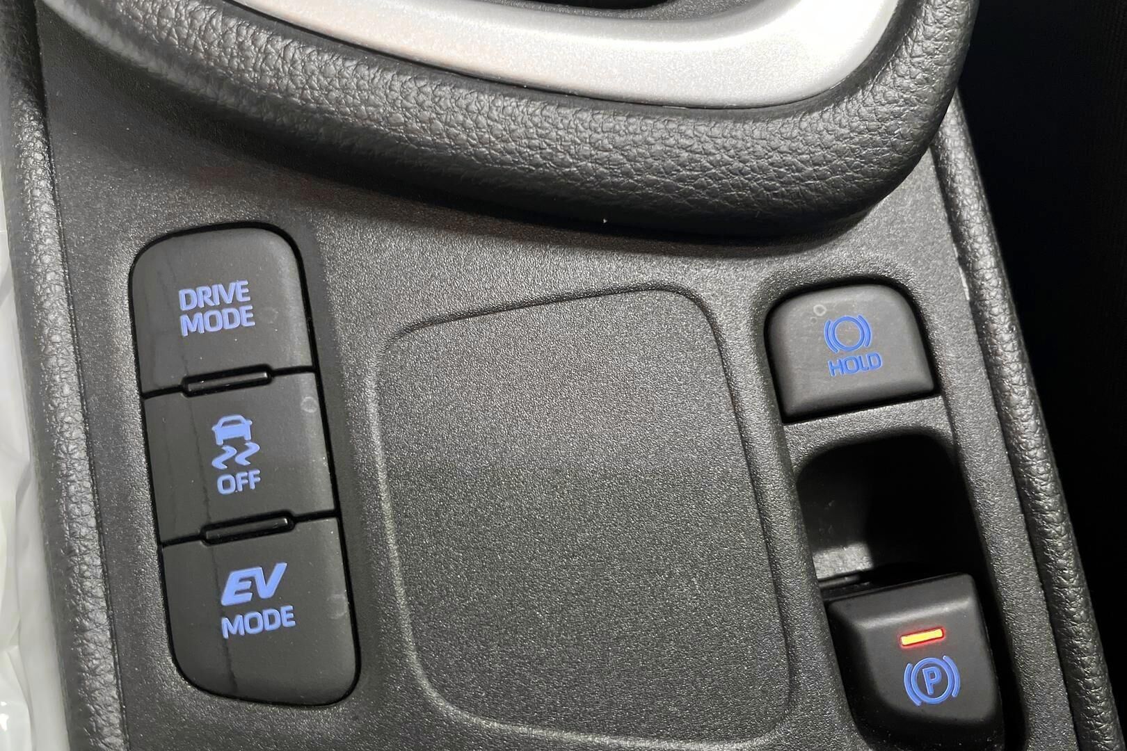 Toyota Yaris iso kuva 16