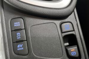 Toyota Yaris esikatselu 16