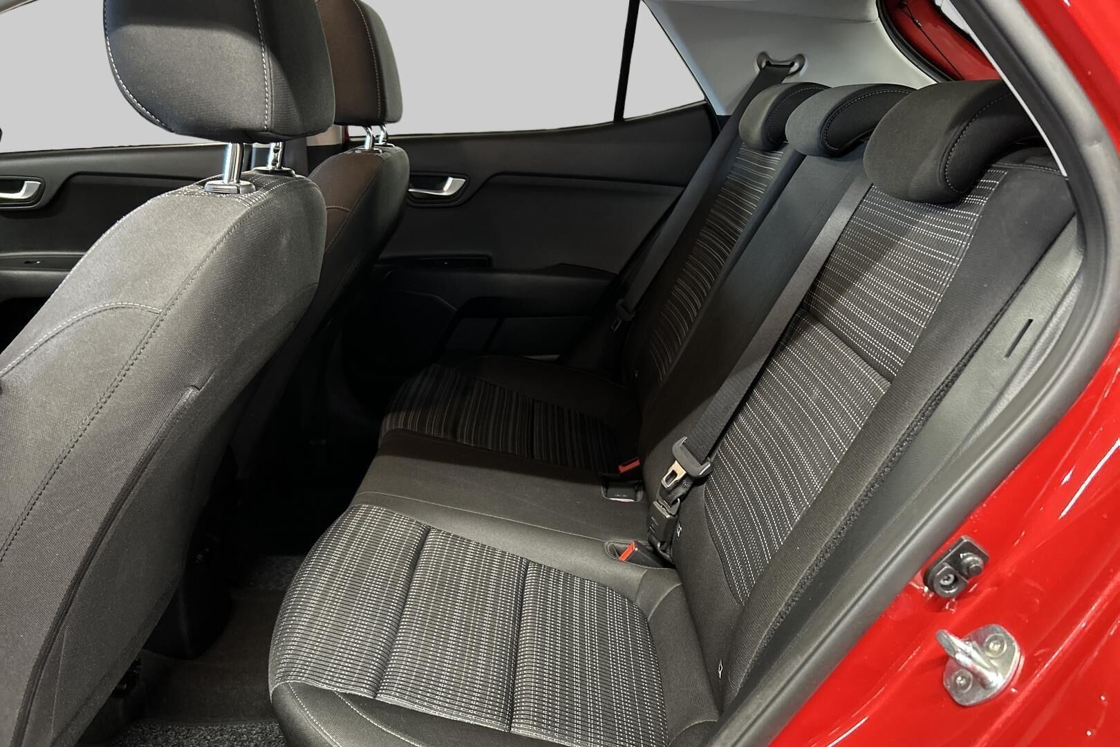 Kia Stonic iso kuva 10