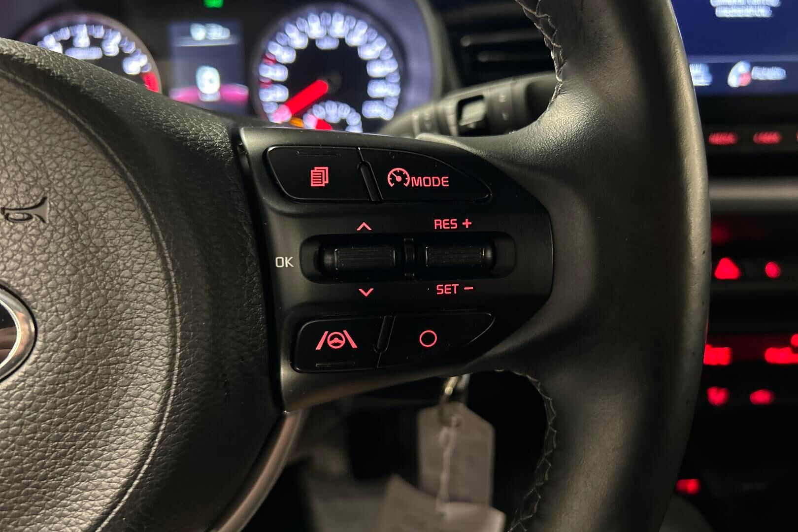 Kia Stonic iso kuva 16