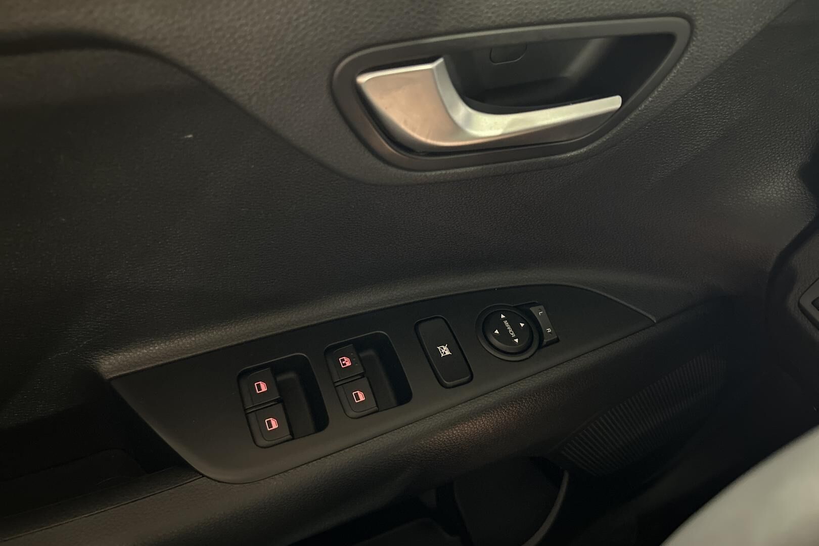 Kia Stonic iso kuva 21