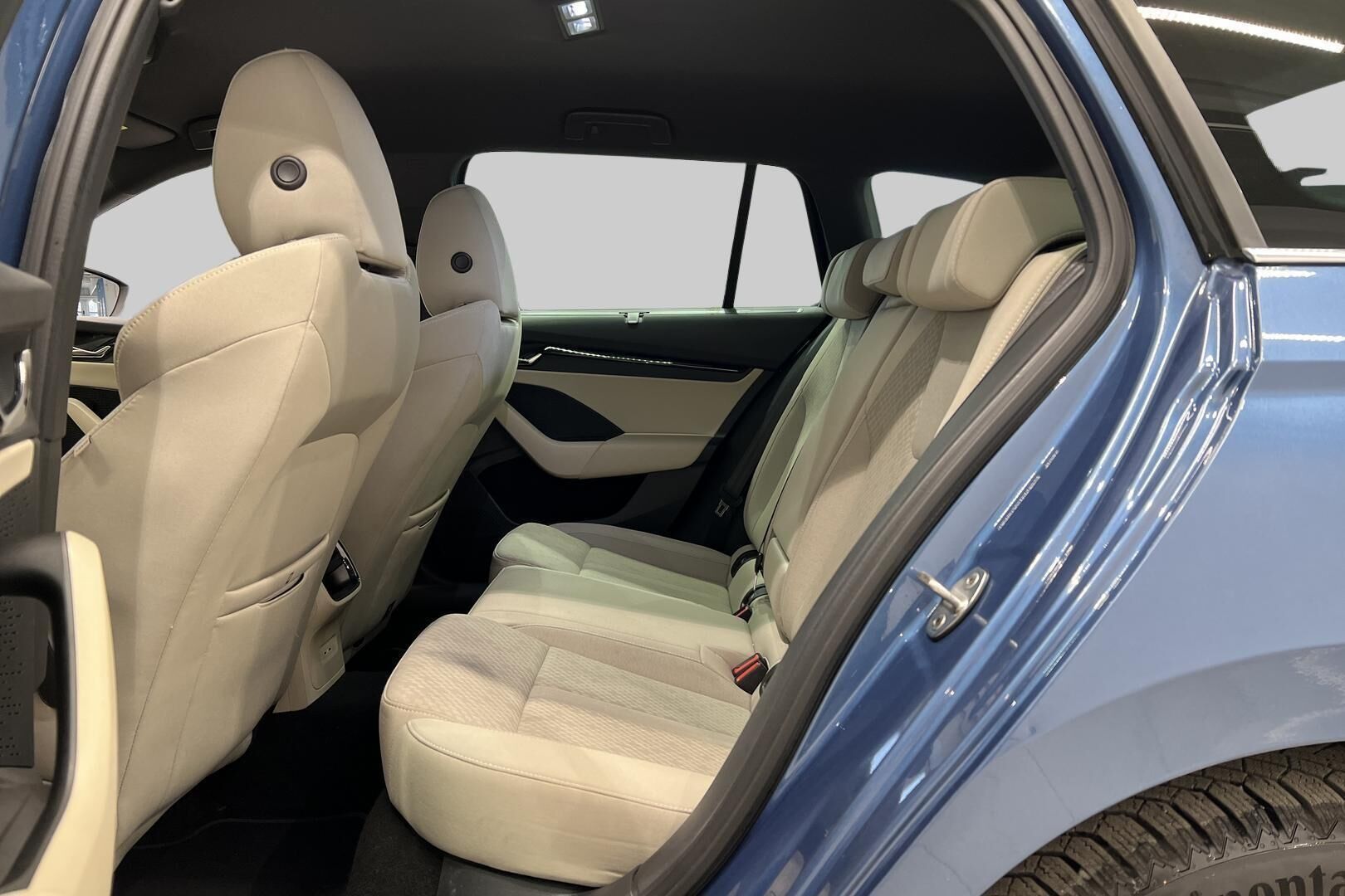 Skoda Octavia iso kuva 10