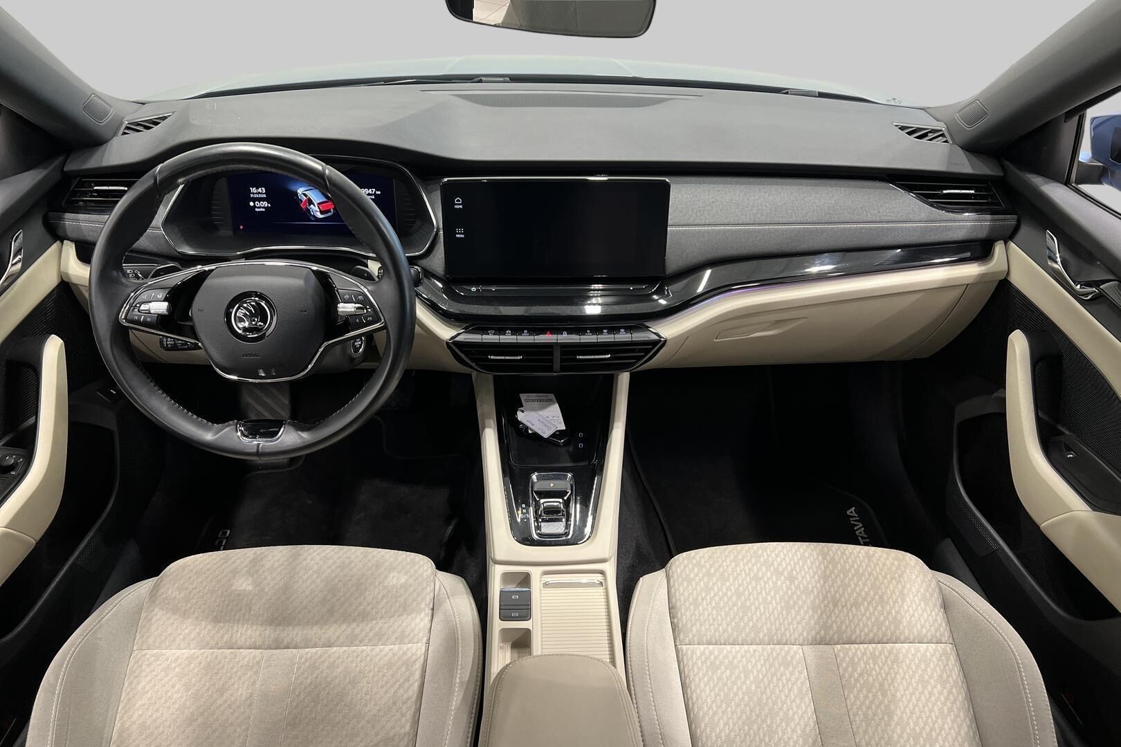 Skoda Octavia iso kuva 11